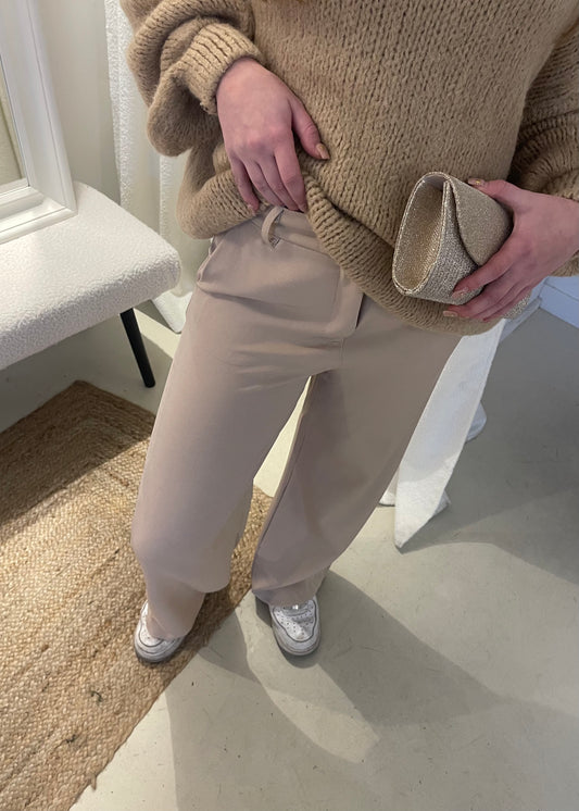 The perfect pantalon beige